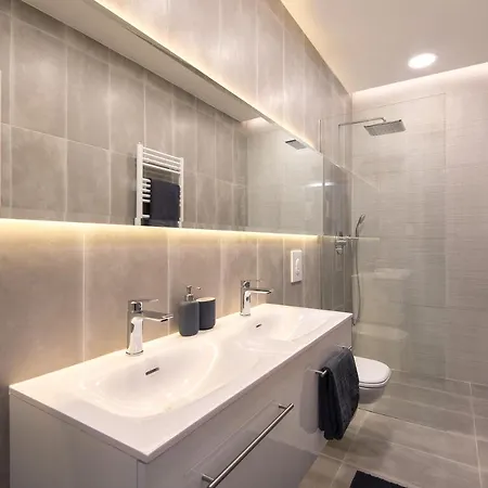 Apartment Hollo 3 Bedroom Downtown Budapest