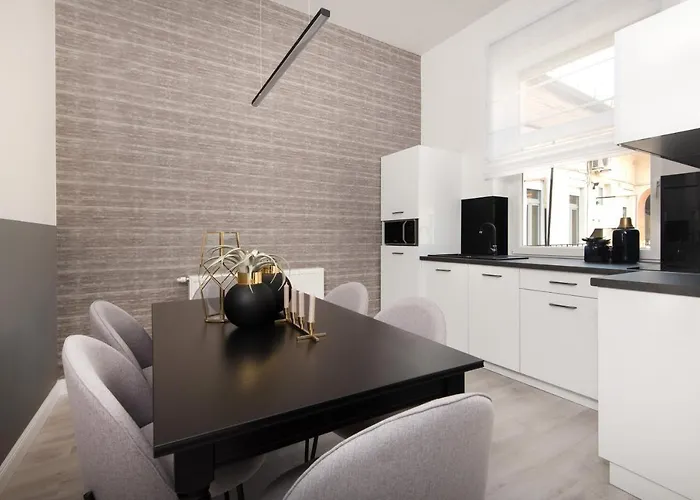 Appartement Hollo 3 Bedroom Downtown