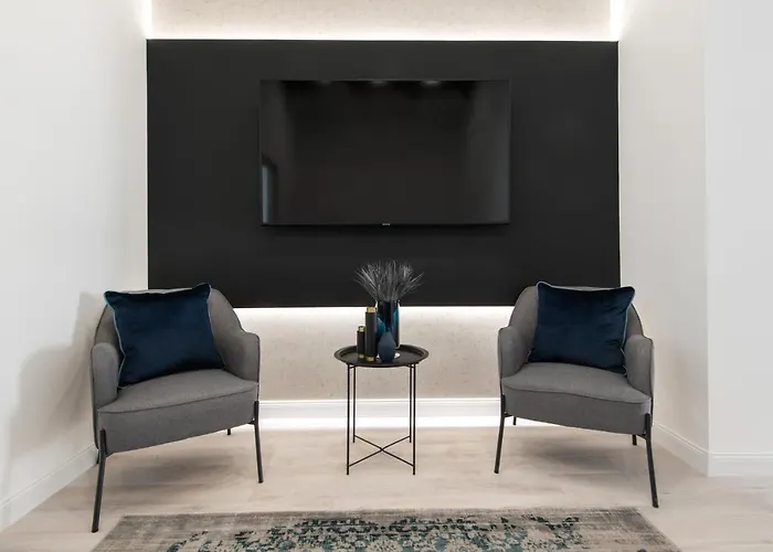 Hollo 3 Bedroom Downtown Appartement *