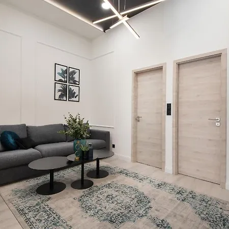 Hollo 3 Bedroom Downtown Διαμέρισμα *