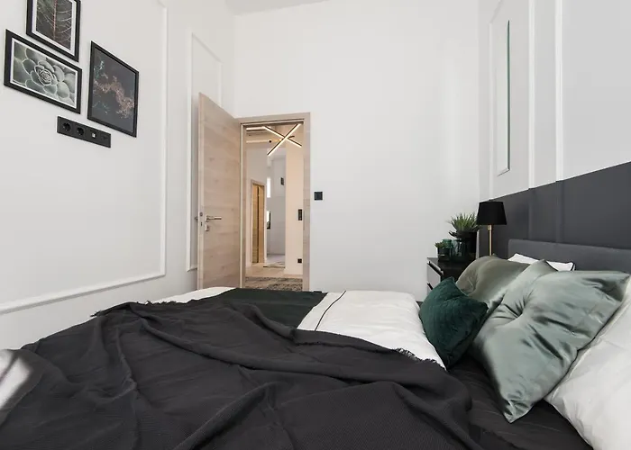 Hollo 3 Bedroom Downtown *