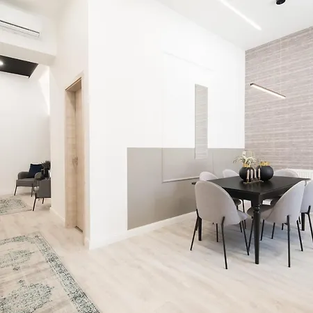 Holló 3 Bedroom Downtown Budapest