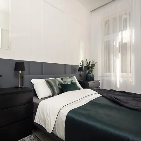 Apartamento Holló 3 Bedroom Downtown
