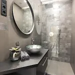 Hollo 3 Bedroom Downtown *