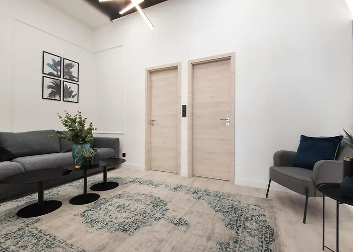 Hollo 3 Bedroom Downtown *